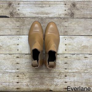 Everlane Chelsea boot camel color